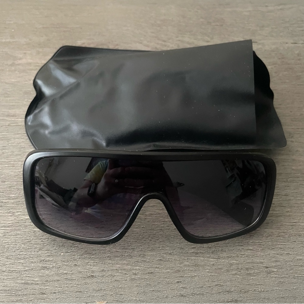 80s Style Men’s Black Rectangular Sunglasses